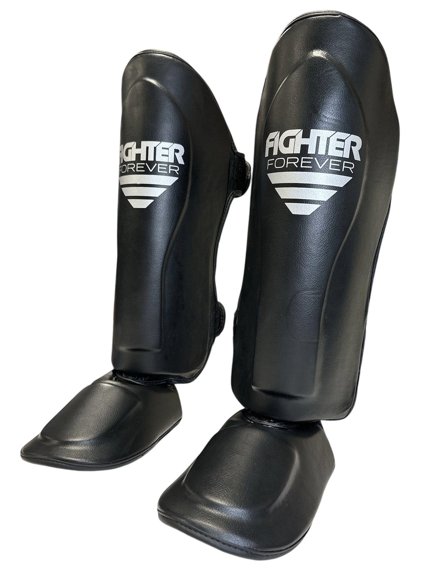 Osta Fighter Forever EVO Säärisuojat MUSTA-HOPEA Thainyrkkeilykaupasta