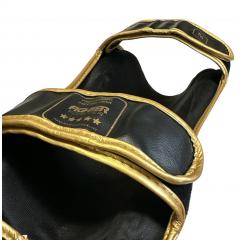 Osta Fighter Forever EVO Säärisuojat MUSTA-KULTA Thainyrkkeilykaupasta