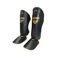 Osta Fighter Forever EVO Säärisuojat MUSTA-KULTA Thainyrkkeilykaupasta
