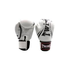 Osta Twins Special Kids Boxing gloves FBGVDM3-TW6 White 8oz Thainyrkkeilykaupasta