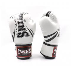 Osta Twins Special Nyrkkeilyhanskat FBGVDM3-TW6 White Thainyrkkeilykaupasta